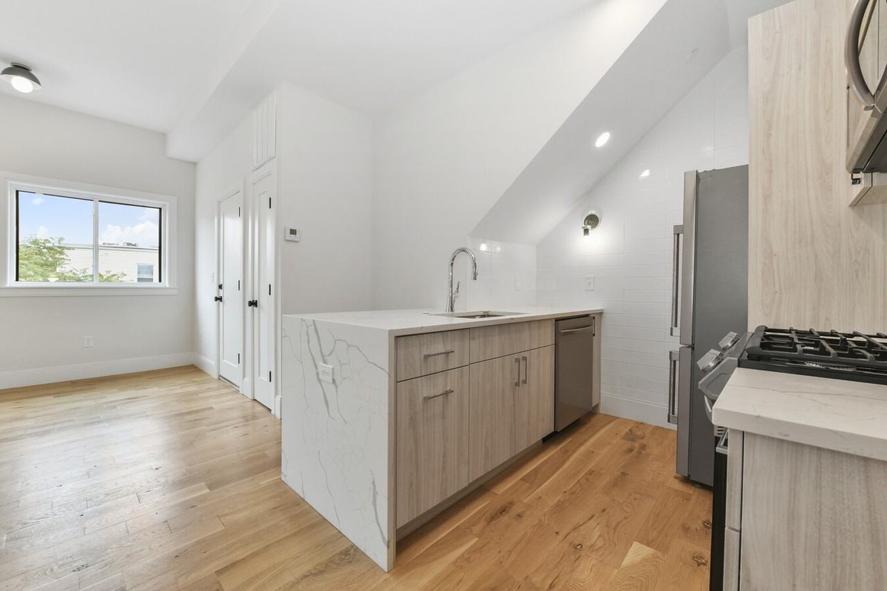 201 Maverick St #3 - Photo 3 of 13