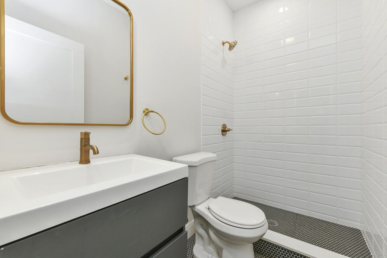 201 Maverick St #3 - Photo 5 of 13