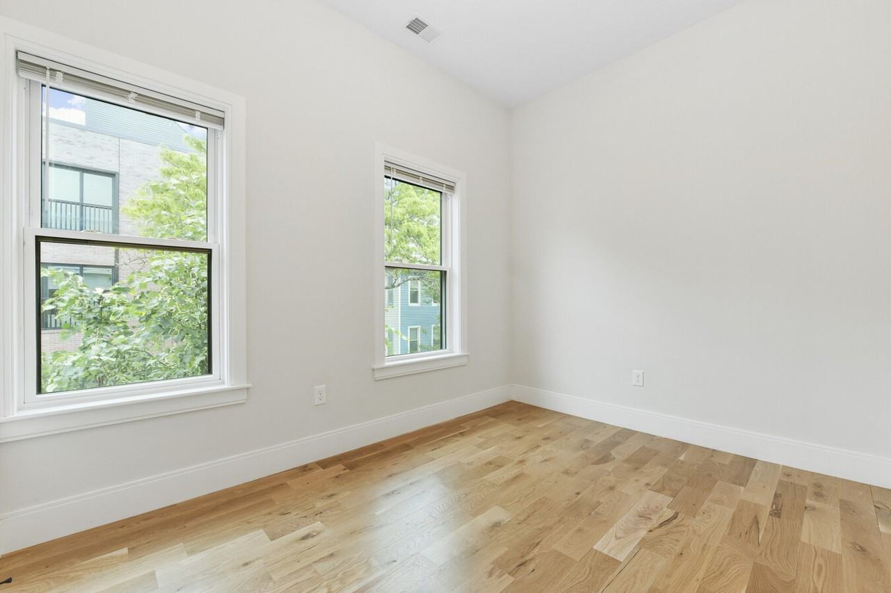201 Maverick St #3 - Photo 6 of 13
