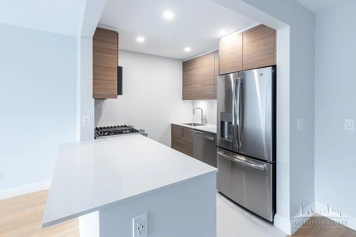 West 48th Street #18J - Photo 4 of 12