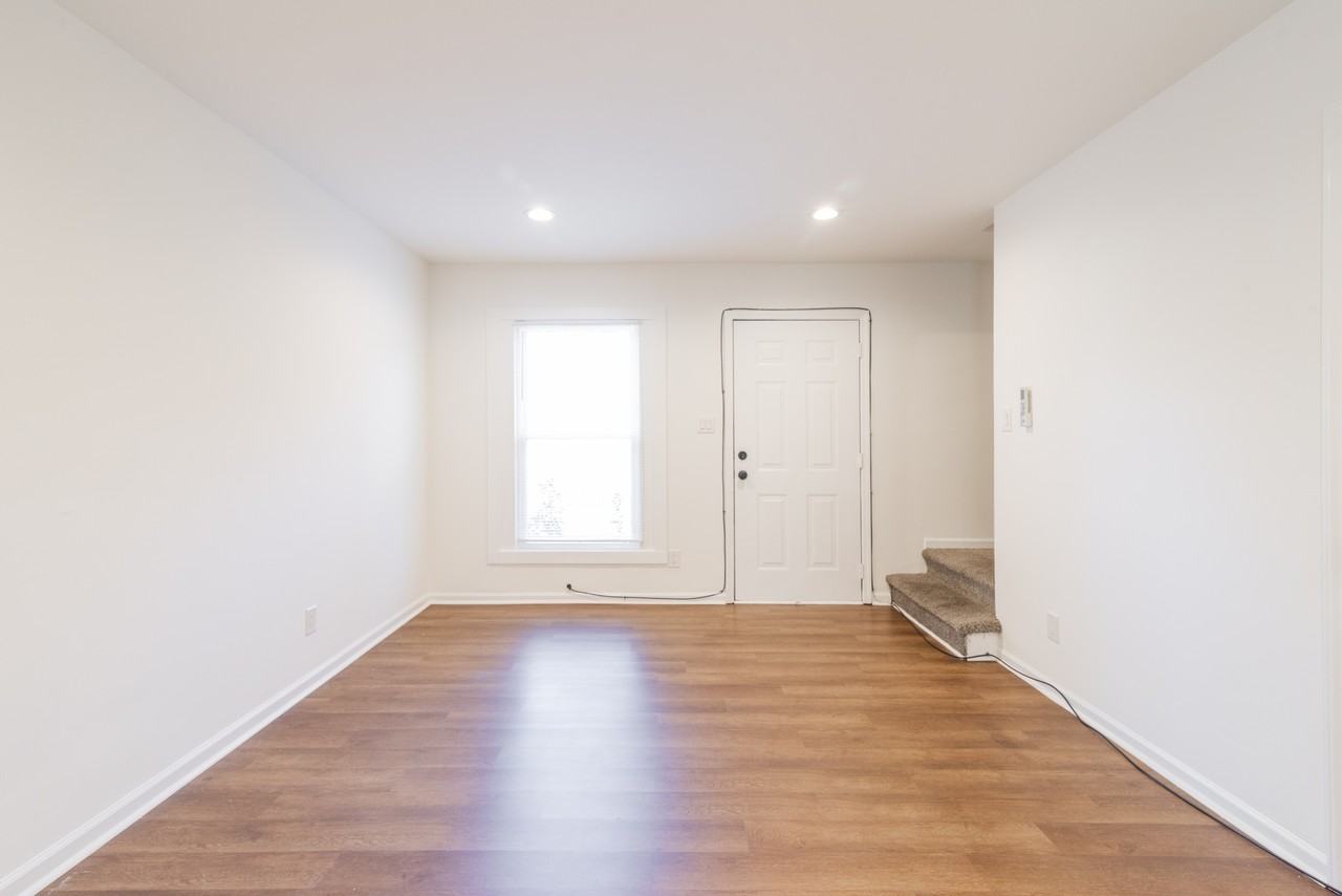 929 Cantwell Street (MU Realty LLC) - Photo 2 of 50