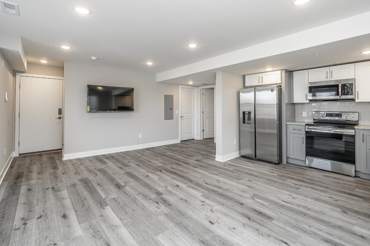 616 N Union St - Photo 2 of 10