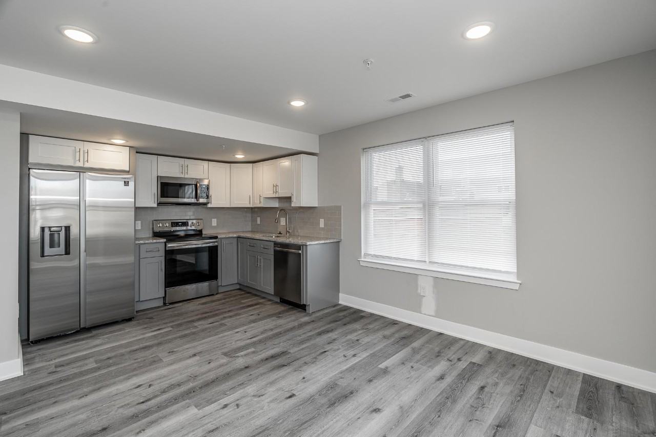 616 N Union St - Photo 5 of 10