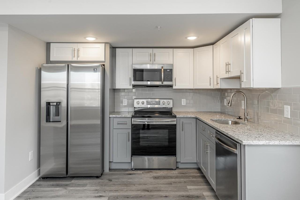 616 N Union St - Photo 6 of 10