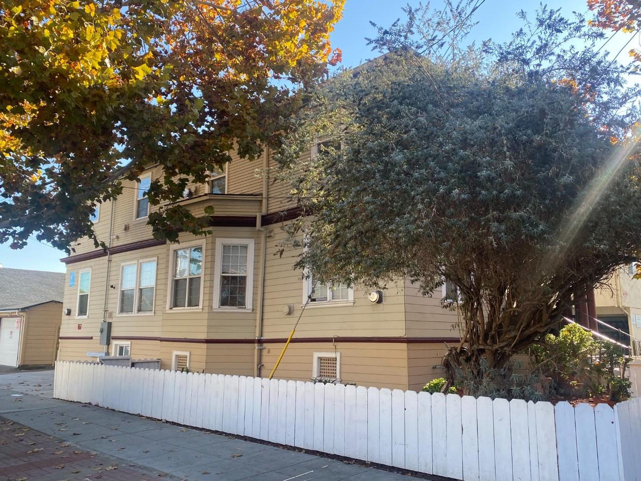 600 S 9th St - Photo 4 of 9