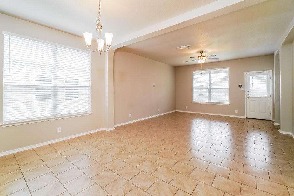 541 Pearl Chase - Photo 6 of 16