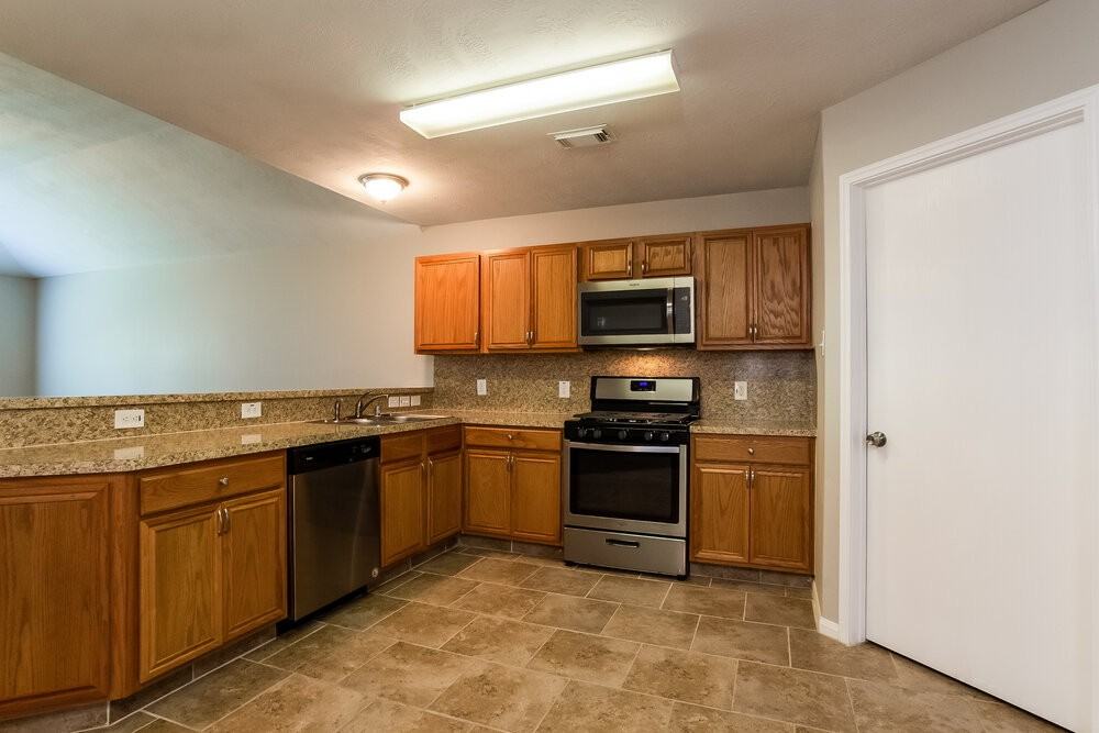 18411 Atascocita Meadows Dr - Photo 6 of 15