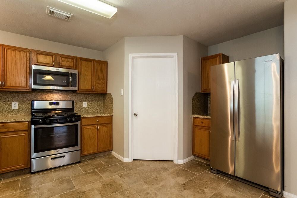 18411 Atascocita Meadows Dr - Photo 7 of 15