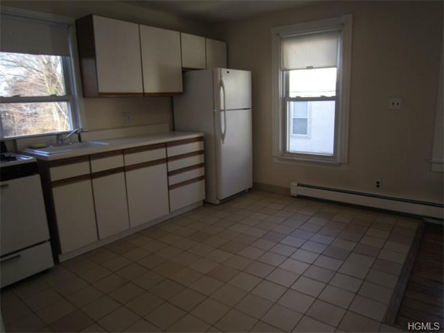 732 W Nyack Rd - Photo 2 of 12