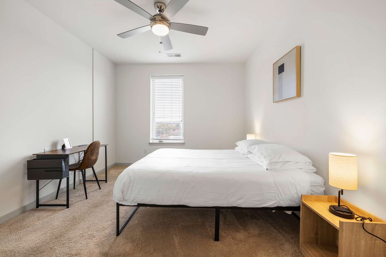 633 East Main Street - Photo 6 of 36