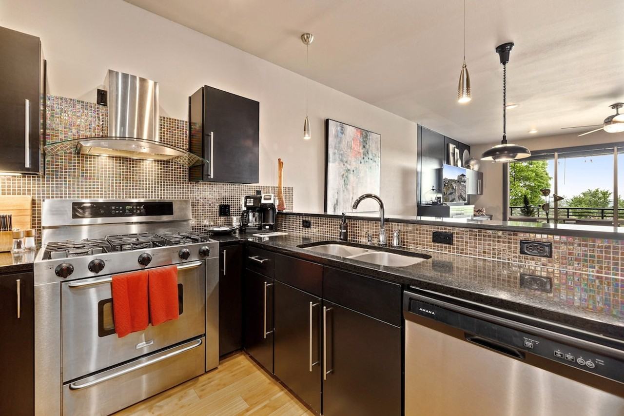 299 E Noble Ln #1221799P - Photo 4 of 27