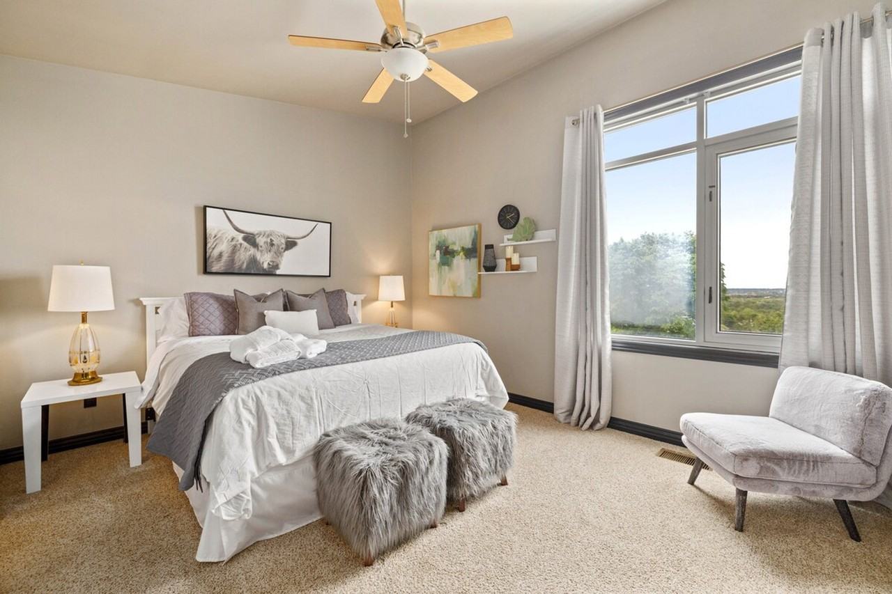 299 E Noble Ln #1221799P - Photo 5 of 27