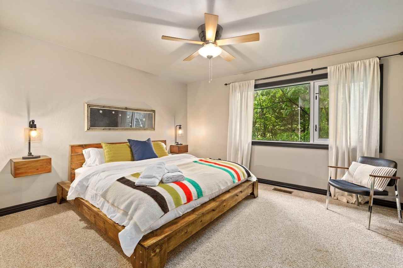 299 E Noble Ln #1221799P - Photo 6 of 27