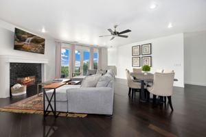 featured image of 313 E Noble Ln