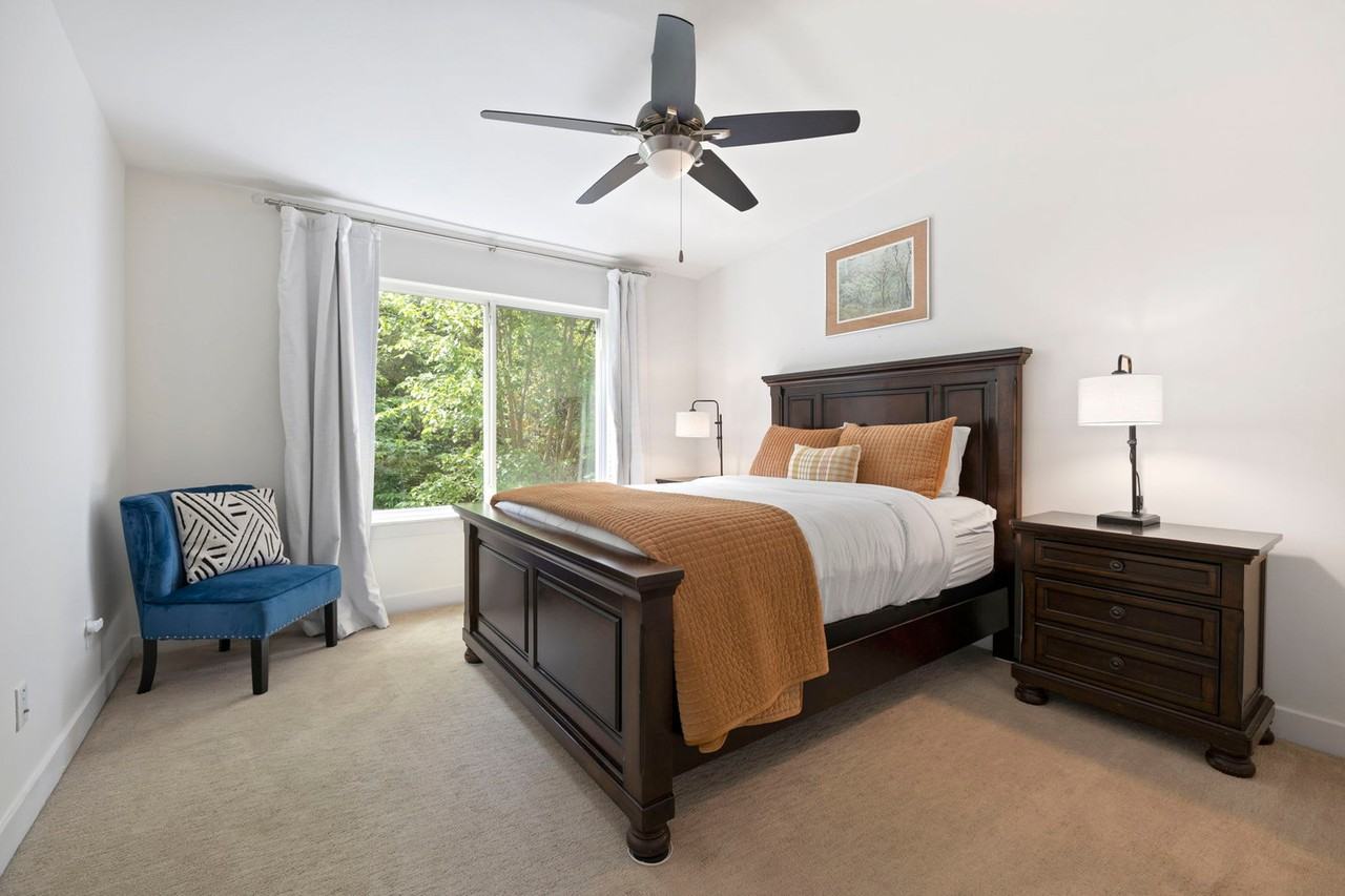 313 E Noble Ln #1221817P - Photo 6 of 21