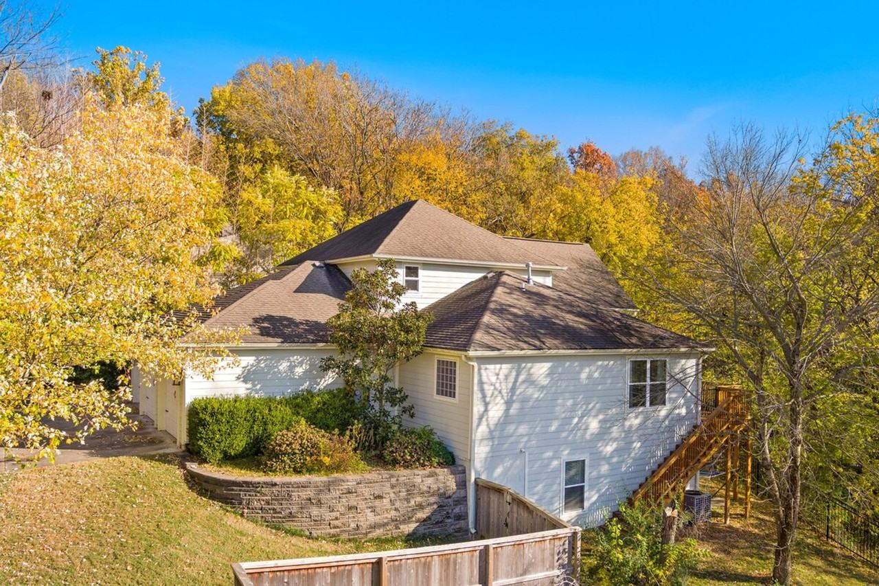 431 W Patricia Ln #1221820P - Photo 7 of 42