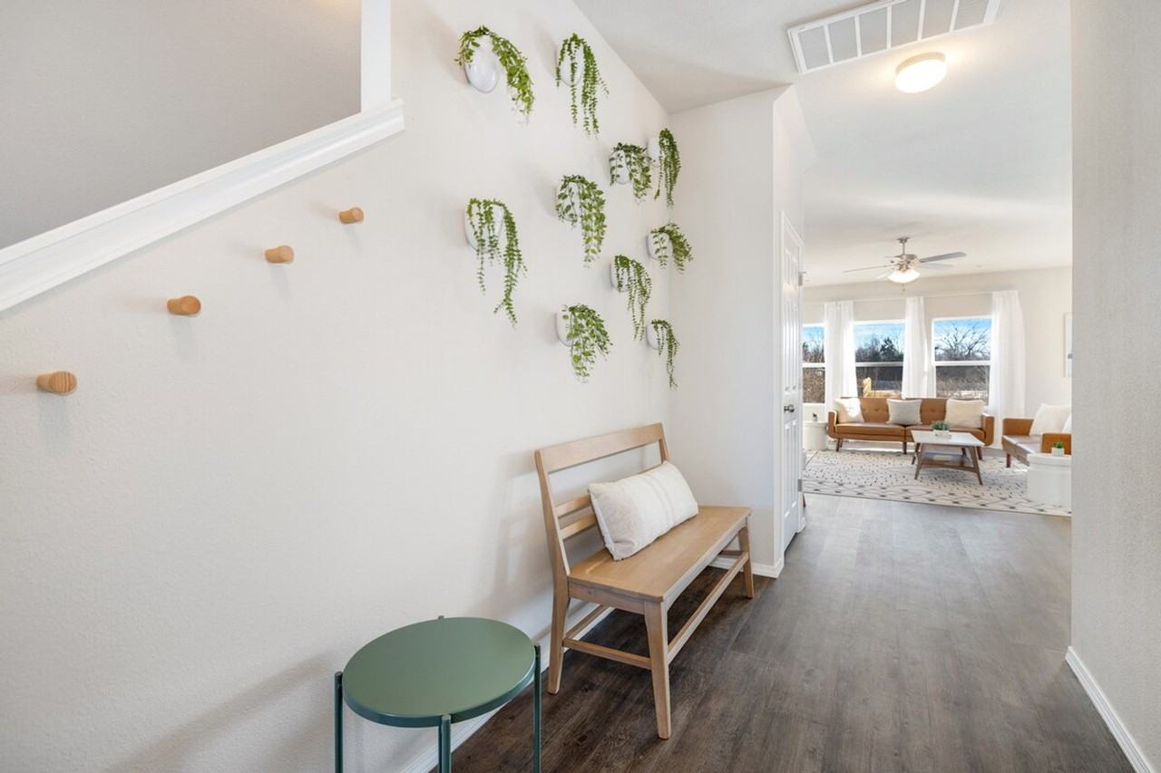 930 E Swift Dr #1221830P - Photo 7 of 33