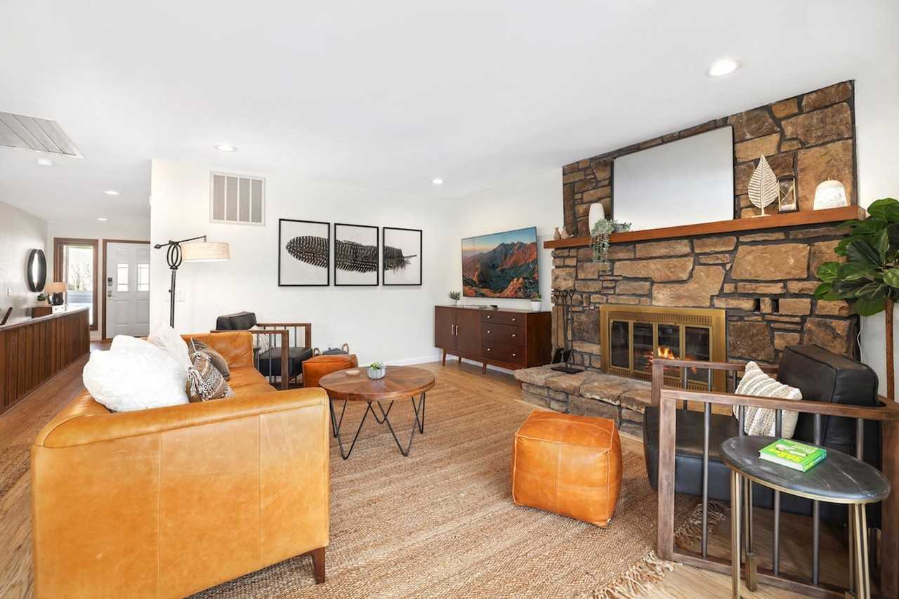 15 Bayswater Ln #1221842P - Photo 2 of 30