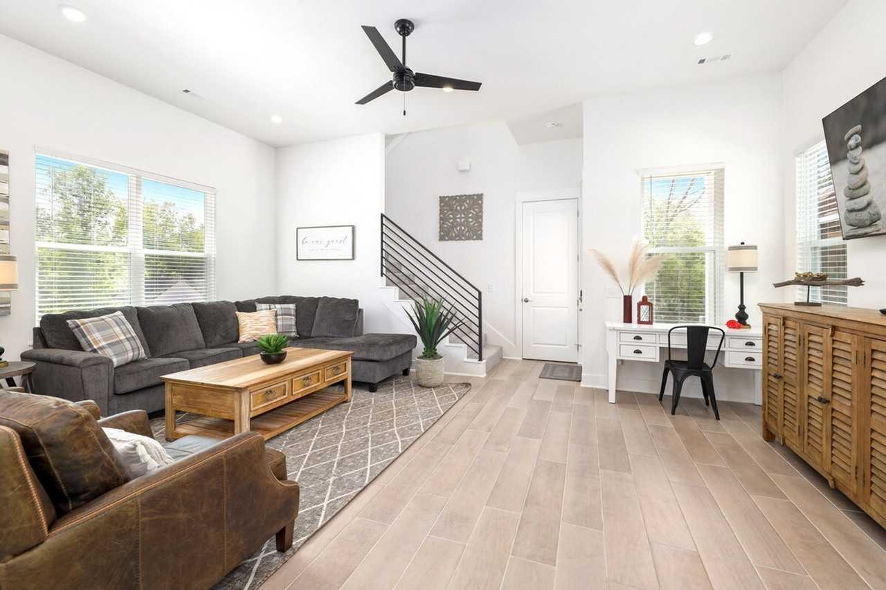 158 E South St #1221850P - Photo 2 of 26