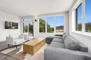 featured image of 10 Riordan Rd