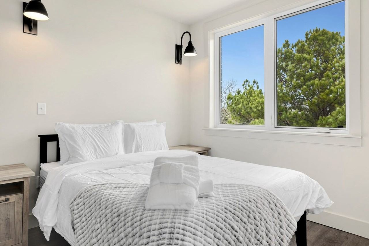 10 Riordan Rd #1221880P - Photo 3 of 34