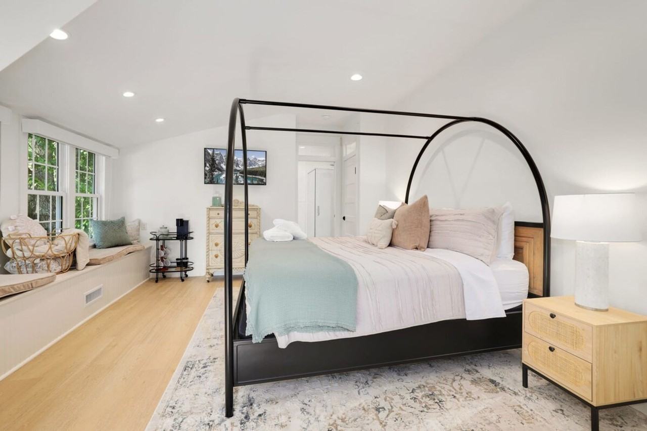 614 W Lafayette St #1221896P - Photo 5 of 48