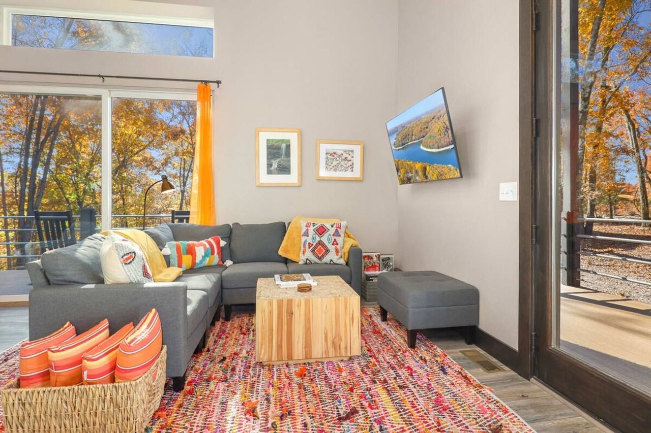 85 Center Rd #1221900P - Photo 3 of 32