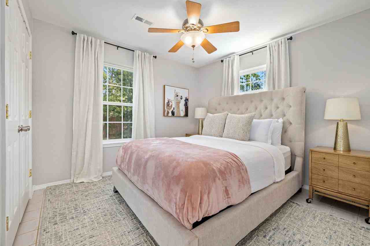 703 Nw 10th St #1221918P - Photo 6 of 25