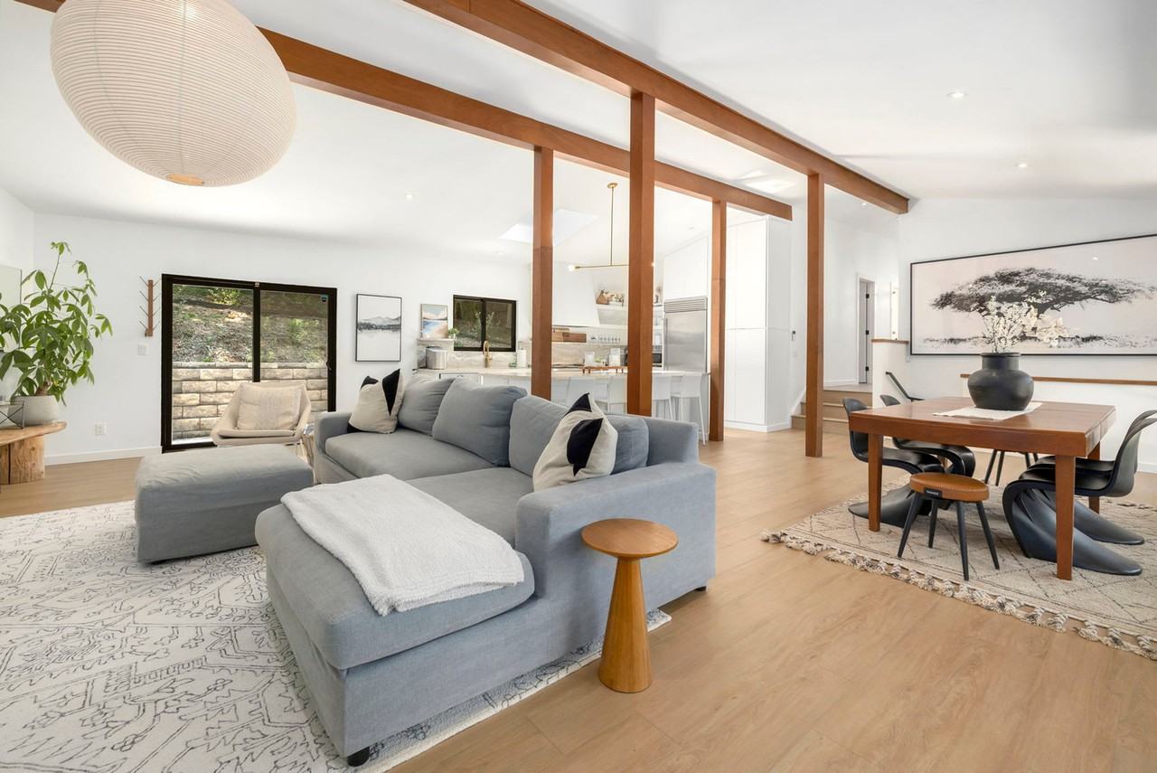 1156 E Lakefront Dr #1221921P - Photo 4 of 32