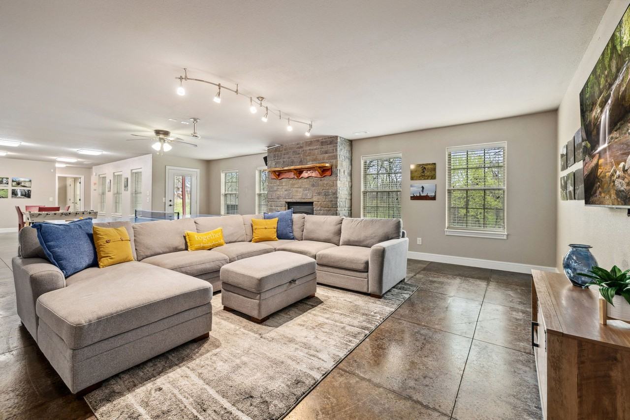 305 Peach Orchard Road #1221939P - Photo 3 of 32