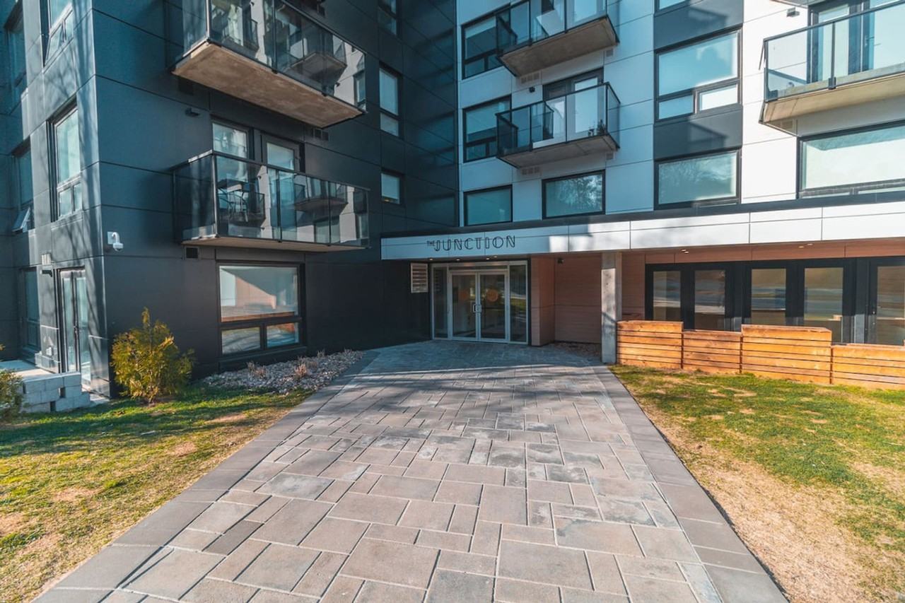 3075 Devonshire Avenue - Photo 3 of 23