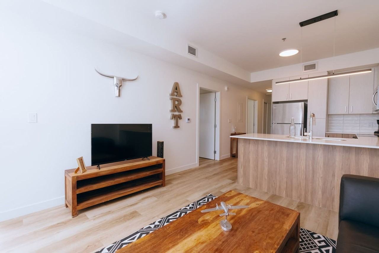 456 Gertrude Avenue - Photo 3 of 19