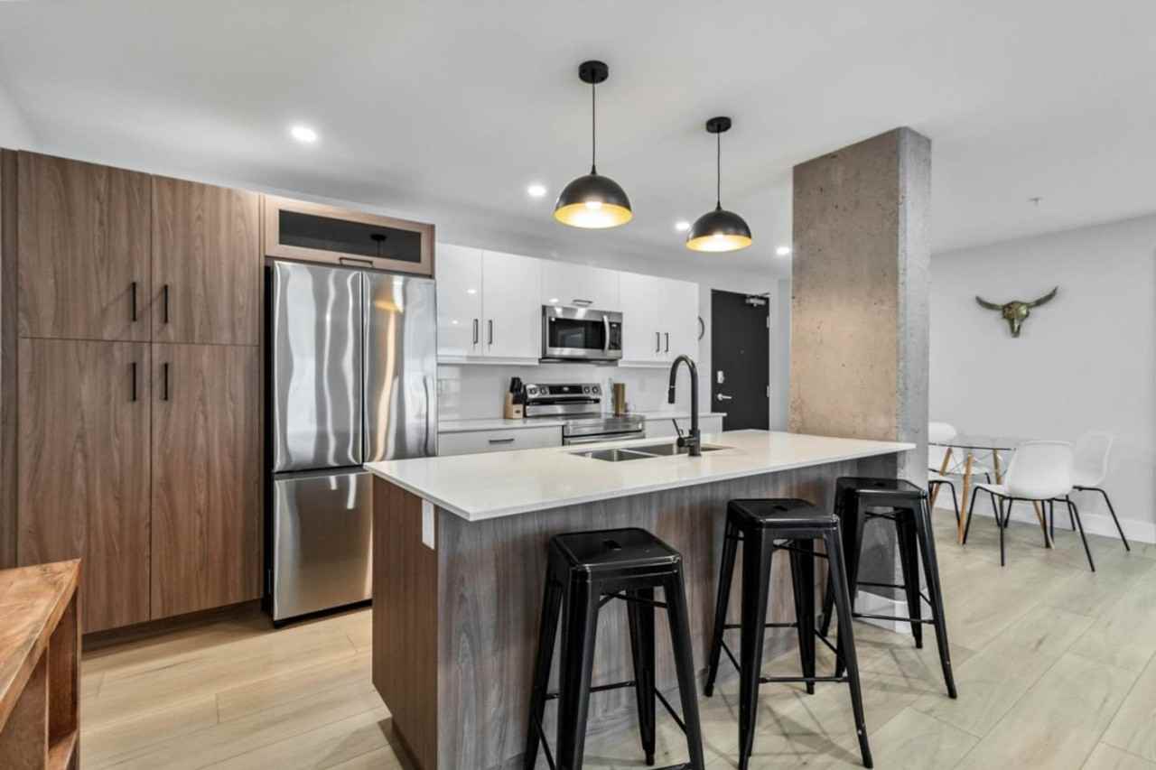 320 Boulevard Millenium / Millennium Boulevard #1223067P - Photo 2 of 33