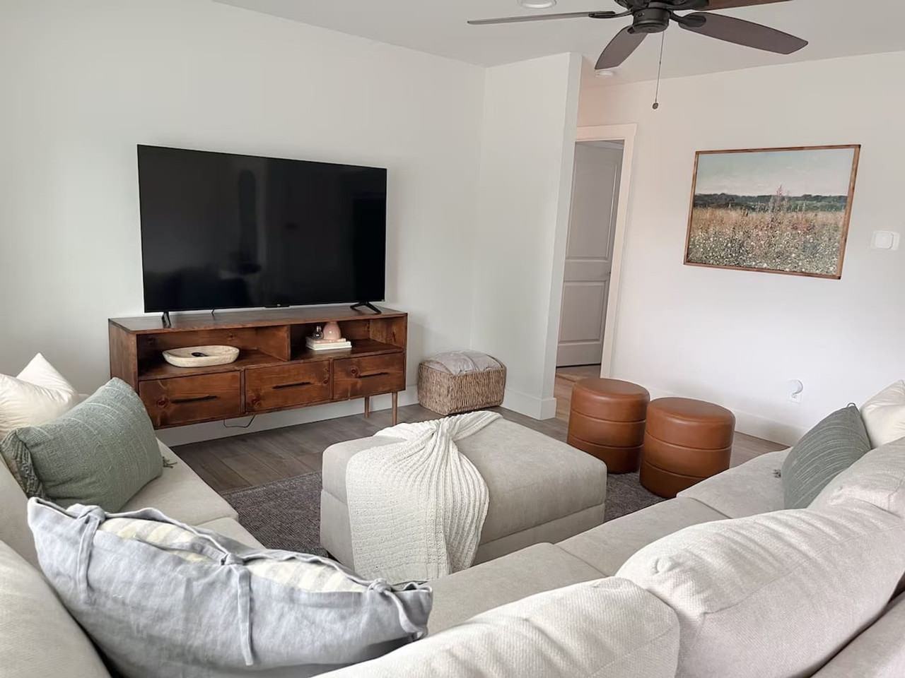 601 W 4th St #1223260P - Photo 3 of 50