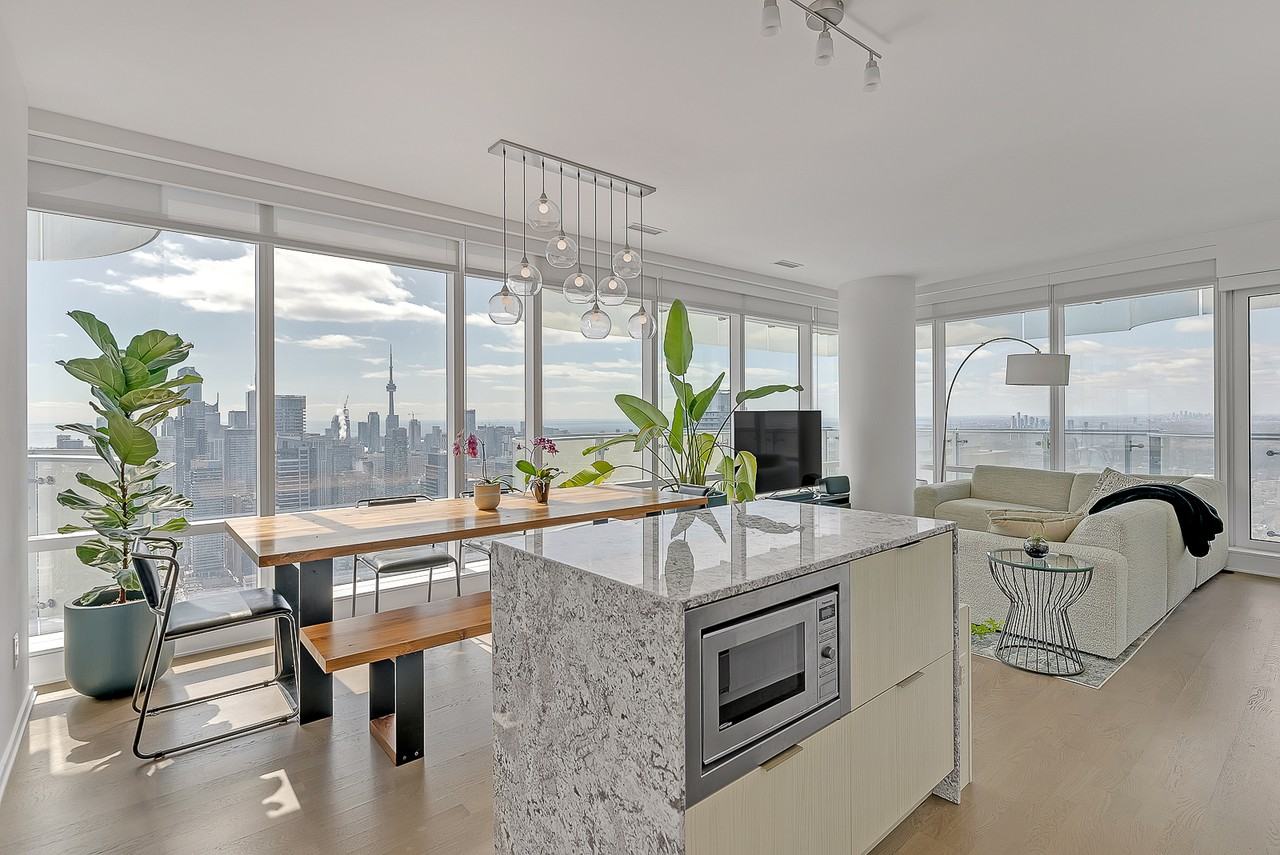 1 Bloor Street East #5206