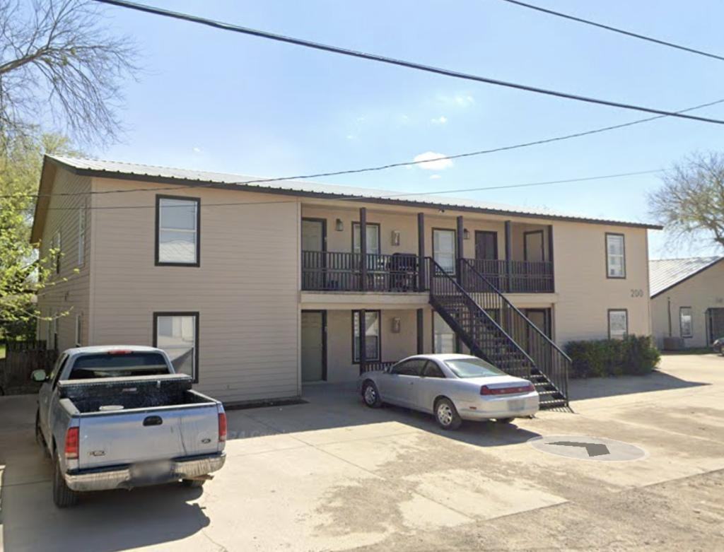 200 Howell St - Photo 2 of 11