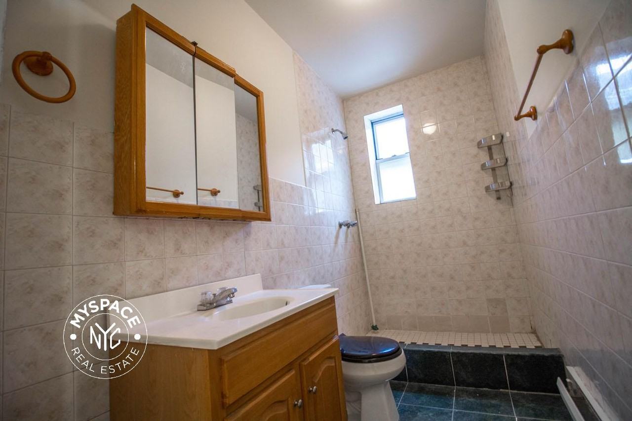 3017 Brighton 12th St #2R - Photo 5 of 8