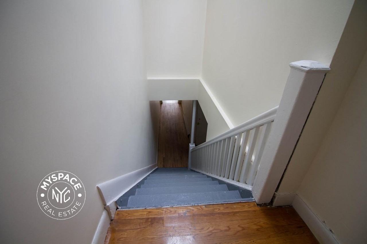 3017 Brighton 12th St #2R - Photo 6 of 8