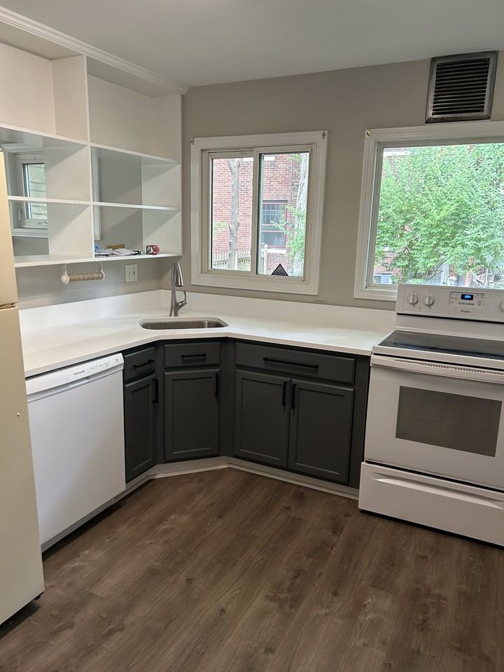 435 W 46th St #NA - Photo 3 of 14