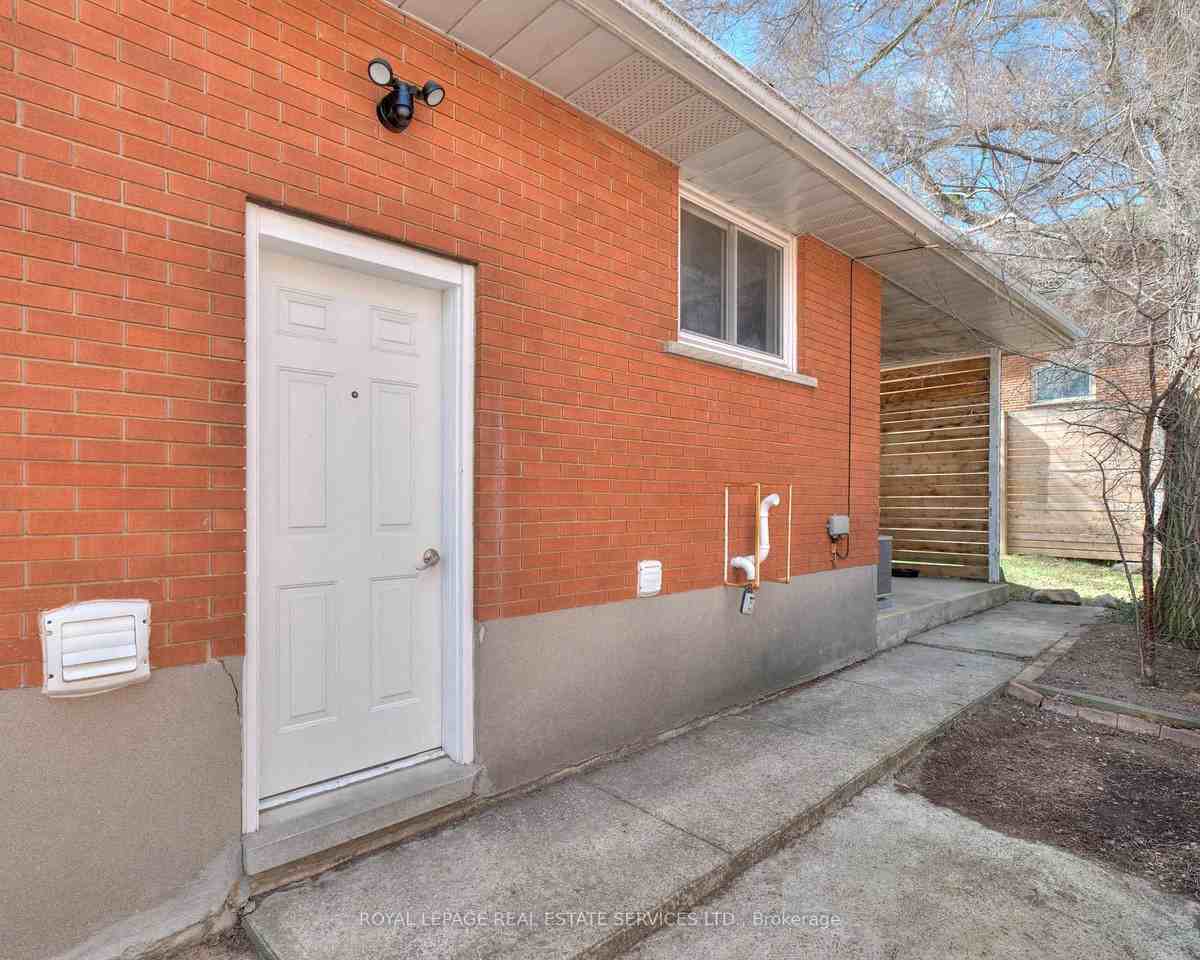 484 Speedvale Avenue East - Photo 2 of 9