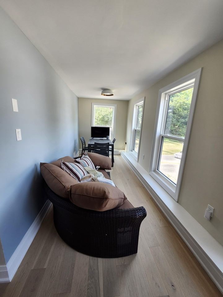 27 Grand River Street South - Photo 3 of 7