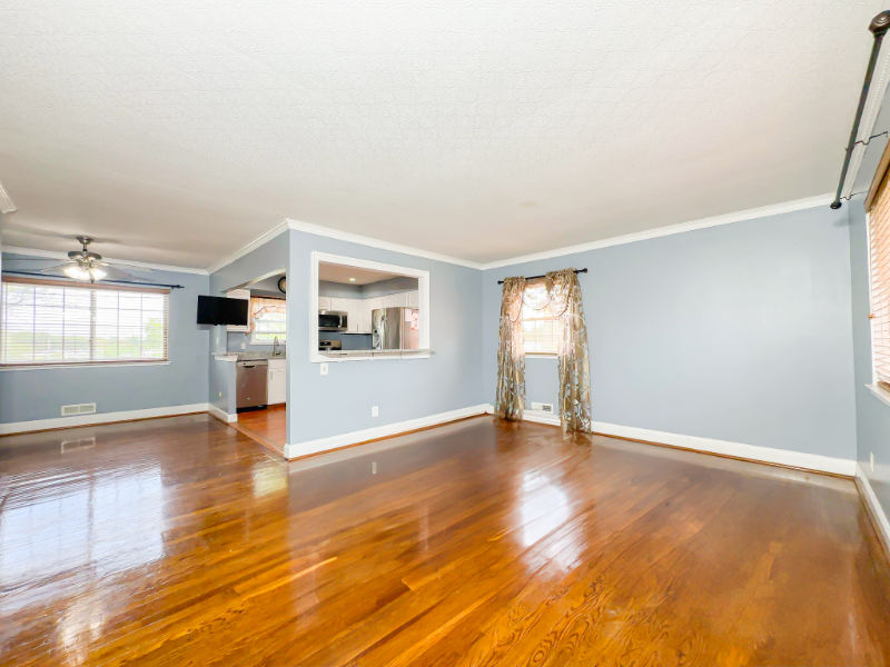 3217 Saint Lukes Ln - Photo 2 of 19