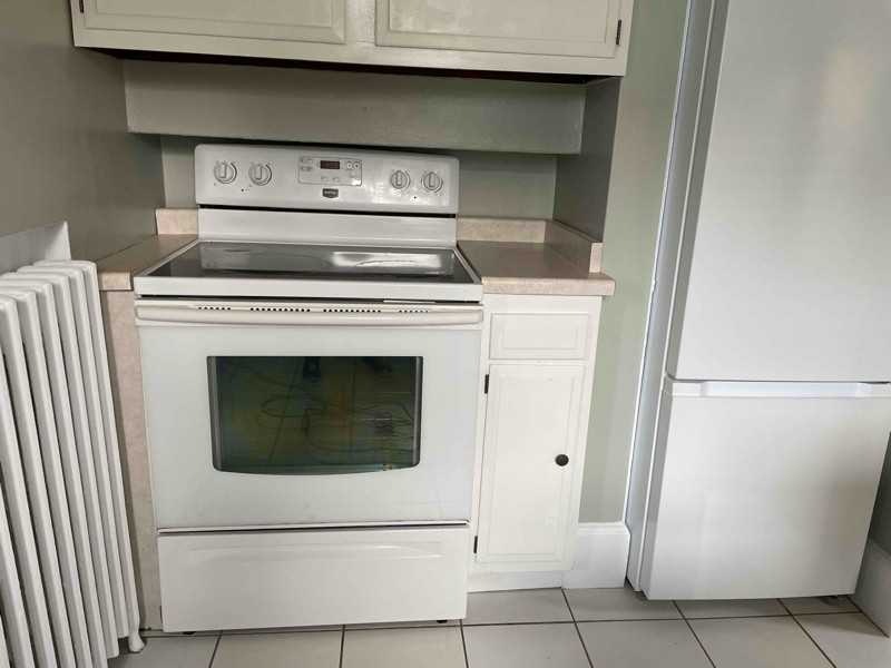 2417 E 3rd St #1 - Photo 5 of 38