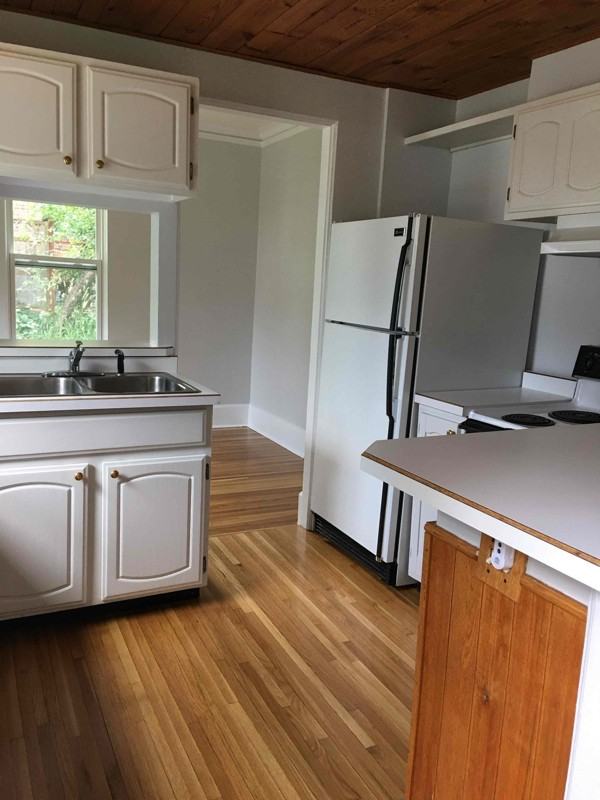 2417 E 3rd St #2 - Photo 7 of 27