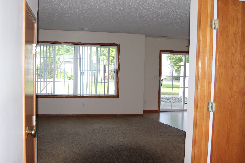 301 W 8th Ave - Photo 2 of 6