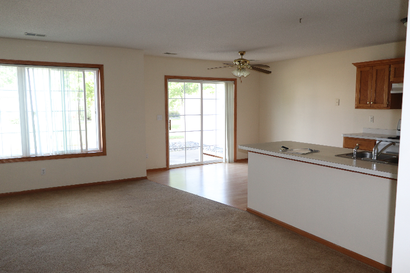 301 W 8th Ave - Photo 3 of 6