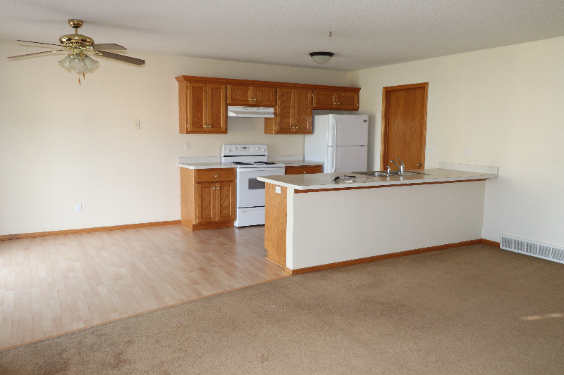 301 W 8th Ave - Photo 4 of 6