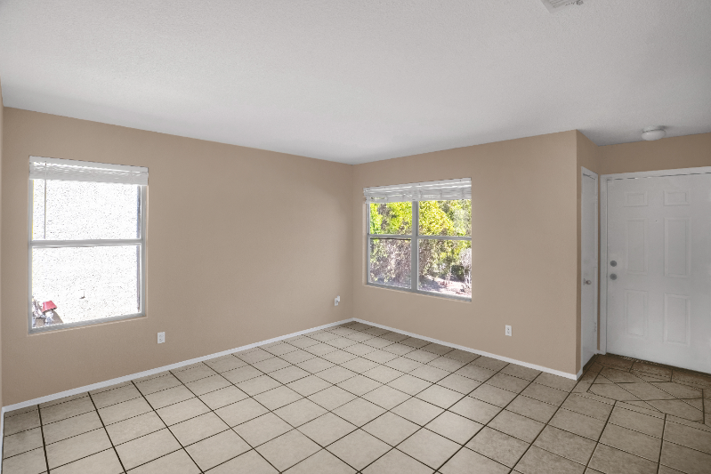 6198 S Avenue Du Printemps - Photo 2 of 19