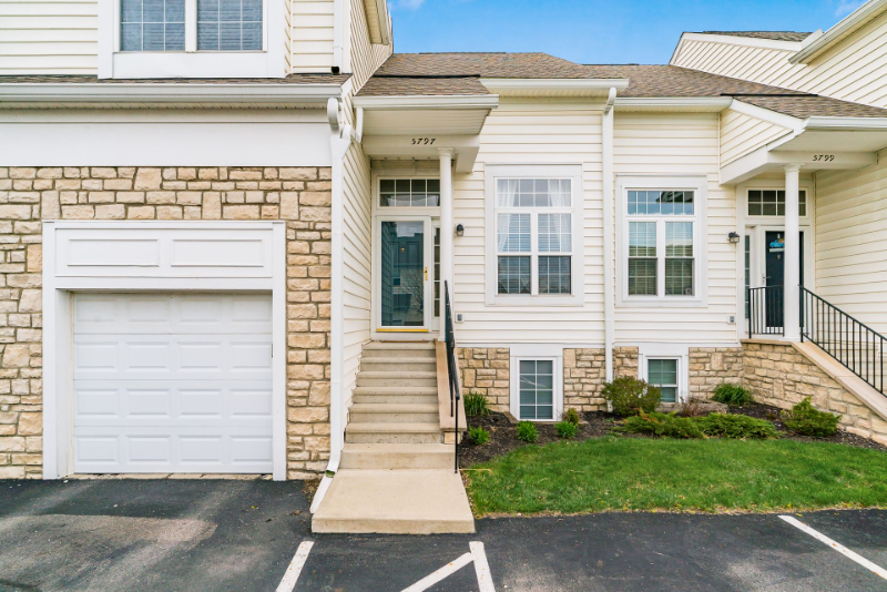 5797 Stallion Dr - Photo 3 of 33