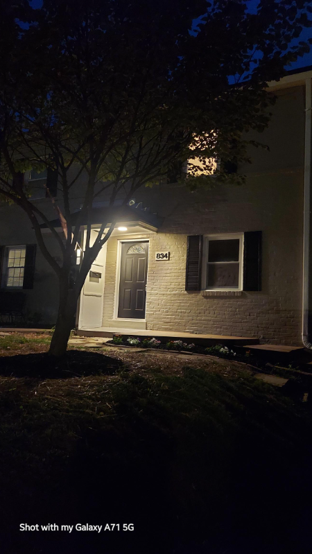834 S Ivy St - Photo 3 of 14